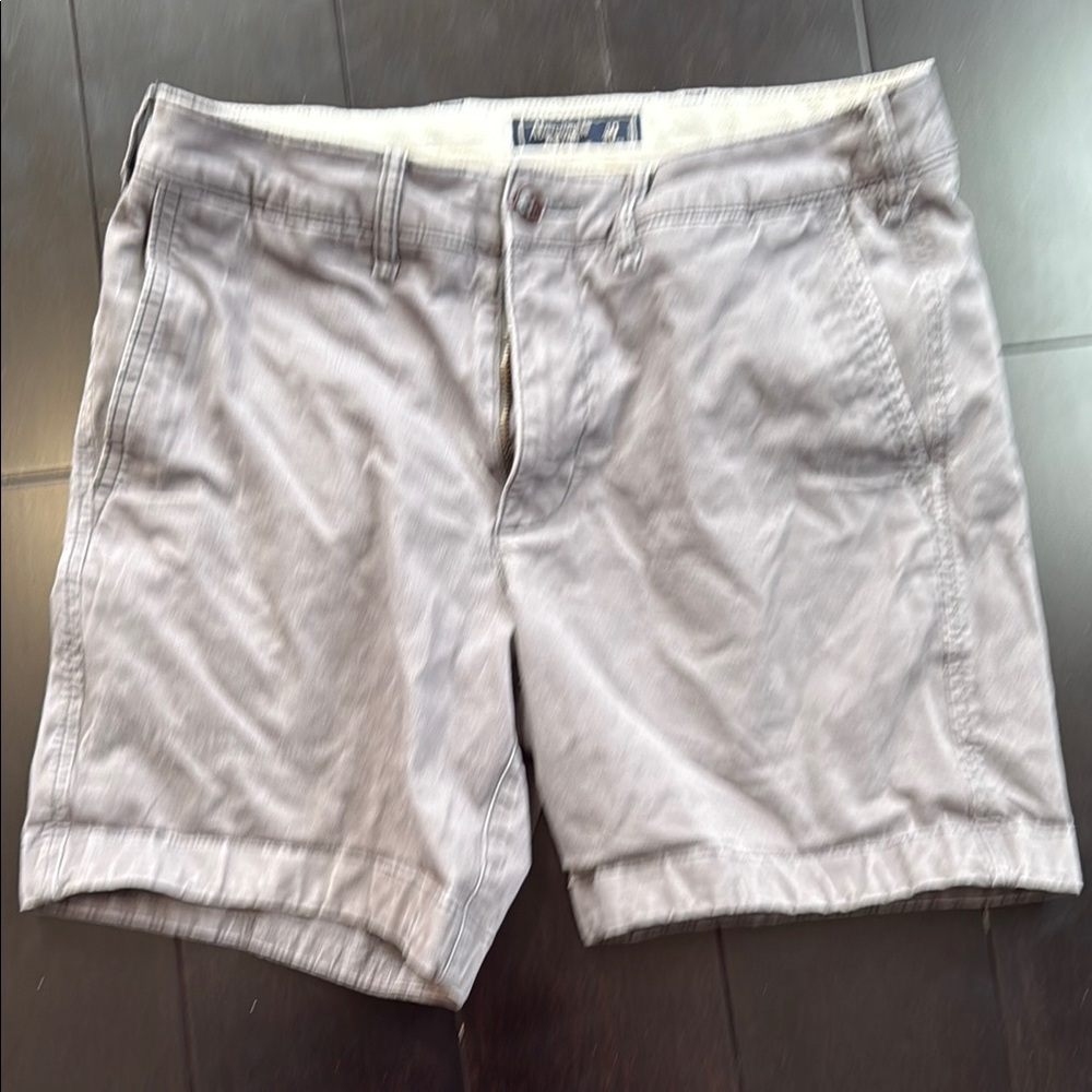 Men's 30 Abercrombie and Fitch Gray Shorts